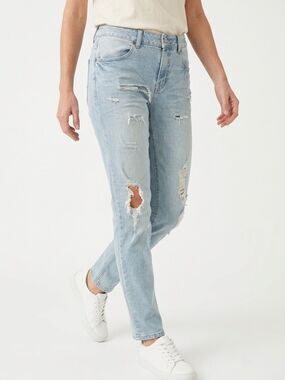 HOT BOTTOMS | Distressed Boyfriend Jeans Light Wash Women’s Junior Size 11